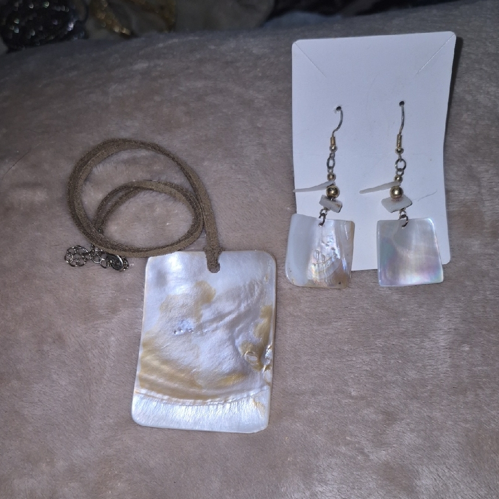 Elegant Mother of Pearl Jewelry Set